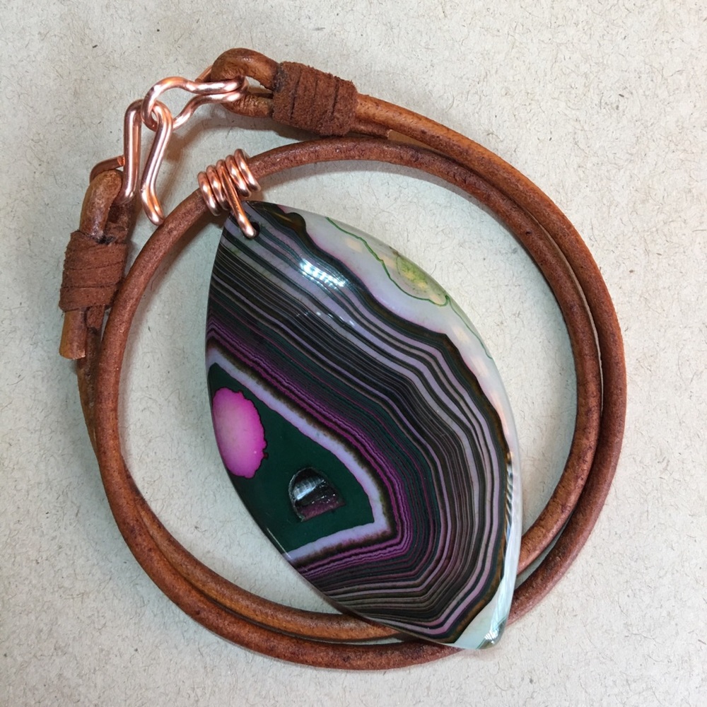 ❤️❤️ 16” Agate Leather Choker Necklace